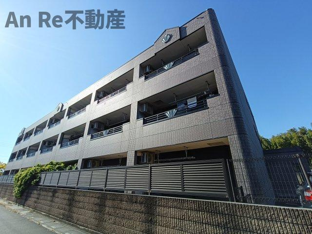 ロイヤルヒルズ KOIZUMIの外観