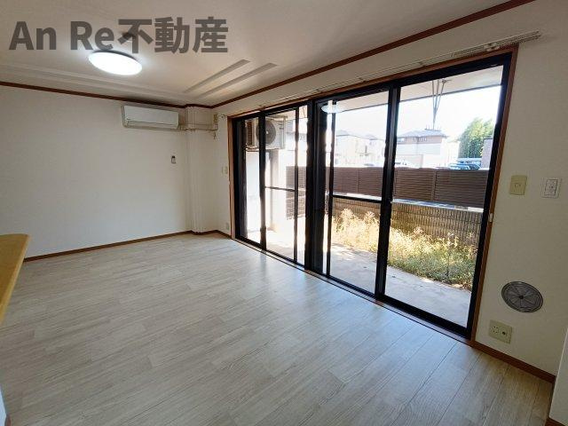 ロイヤルヒルズ KOIZUMIの居間・リビング