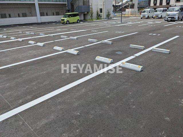 フロンティアききつⅡの駐車場