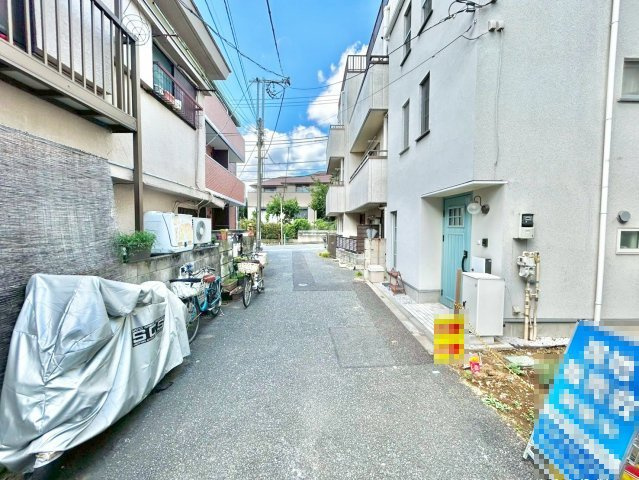 豊島区池袋本町2丁目　建築条件付き売地の前面道路含む現地写真|2026.07.19撮影

現地ご見学希望・資料請求などお気軽にお問い合わせ下さい！
03-5990-5201