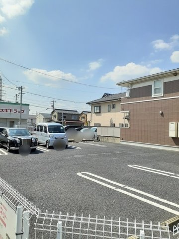 ラフレシールの駐車場