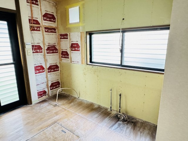 八王子市　片倉町　中古戸建てのキッチン|～現在リフォーム中、詳細は当社までお気軽にお問合せ下さい～