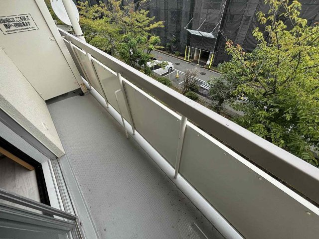 鶴甲コーポ15号館のバルコニー
