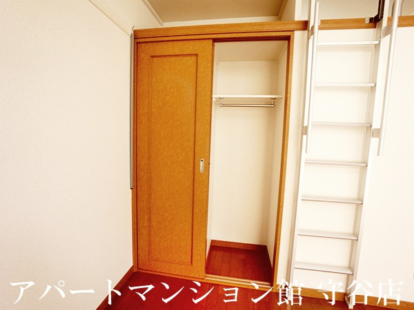 レオパレスJGraceみらいの収納