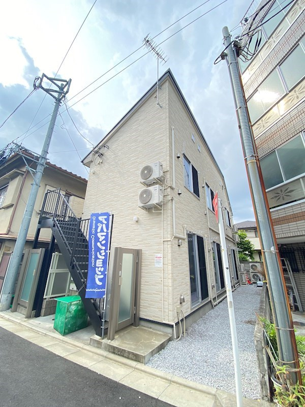 ポンデロッサ学芸大学の外観