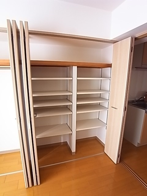 S-FORT神戸小河通の収納