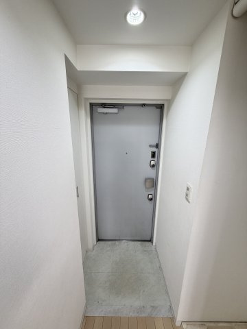 ルクレ新町レジデンスの玄関