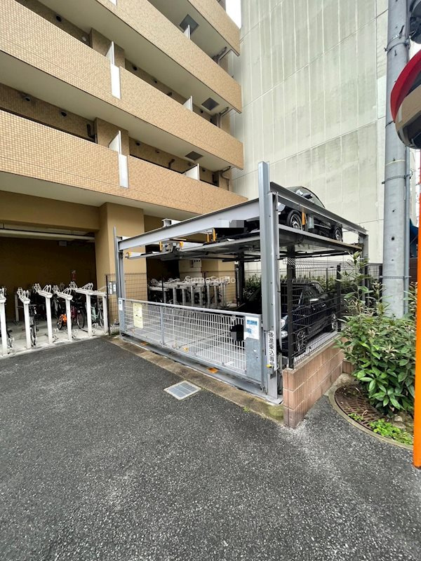 PHOENIX難波EASTの駐車場