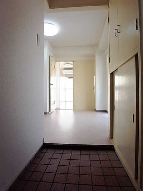 メゾンジョイフルの玄関