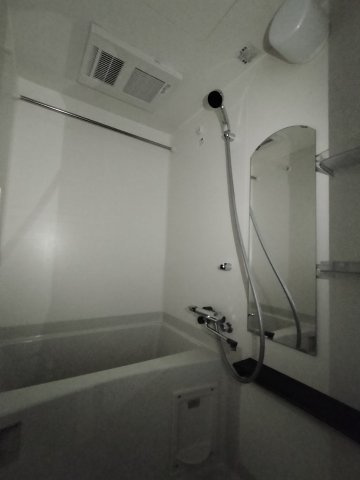 プレサンス神戸元町ベルシオンの浴室
