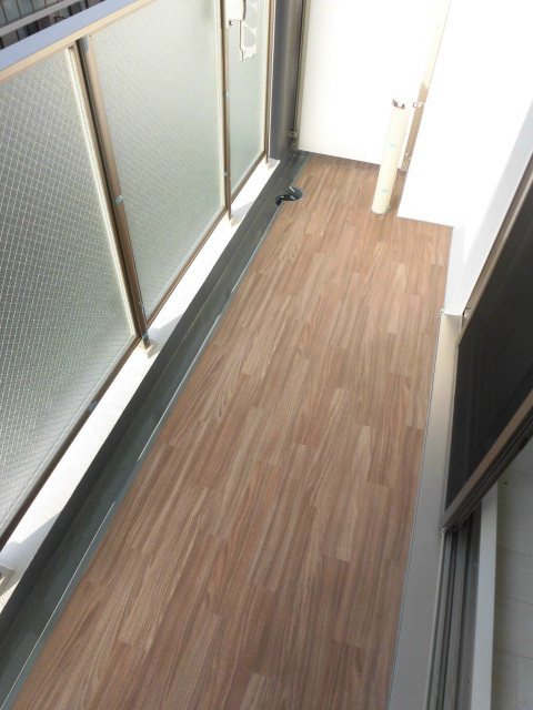 エステムコート三宮駅前Ⅲマジェスティのバルコニー
