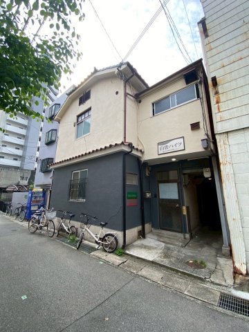 白雲ハイツの駐車場|外観もきれいです