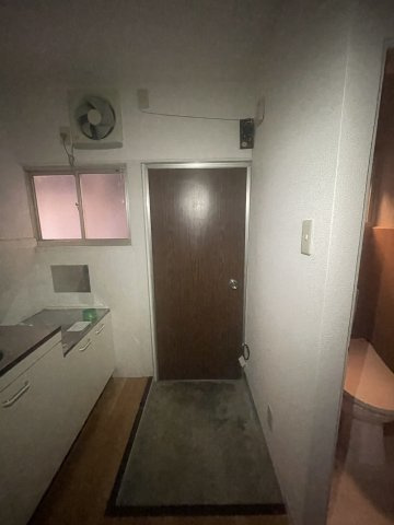 白雲ハイツの玄関