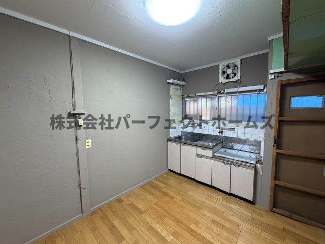 萱島南町テラスハウス　賃貸のキッチン|ダイニングキッチンです