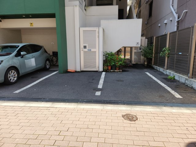 TLRレジデンス亀有 の駐車場