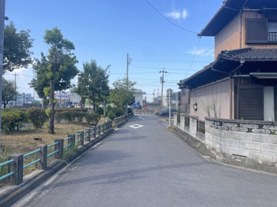 【前面道路含む現地写真】 | 四日市市中里町 | 西側前面道路