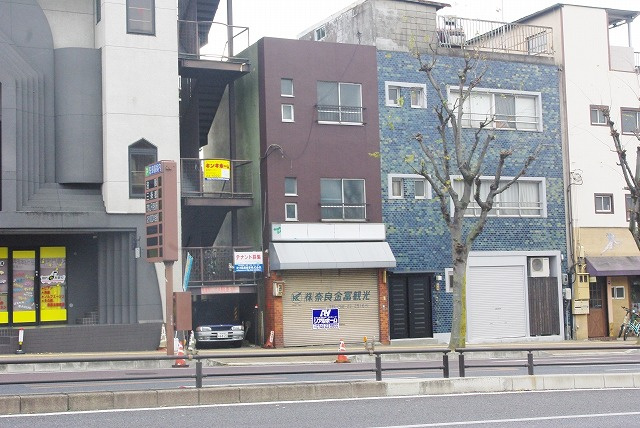 西澤ビルの外観