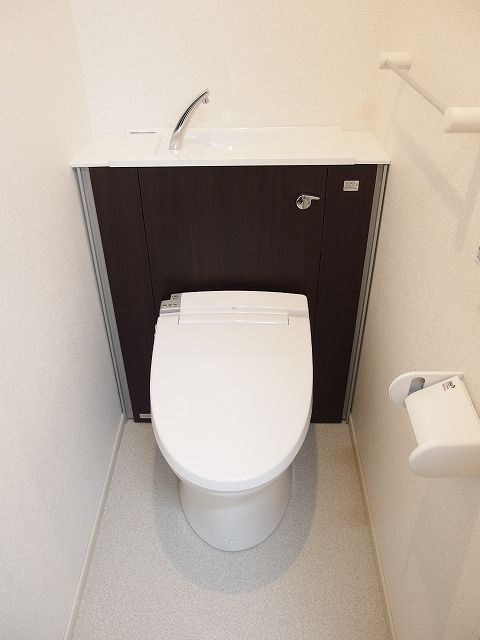 カルテットのトイレ|トイレは洗浄便座に手洗いも御座います。