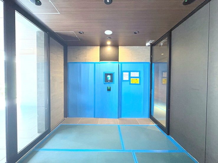 イノバス西新のエントランス