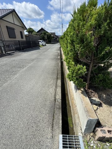 錦町花ノ井 売土地の前面道路含む現地写真