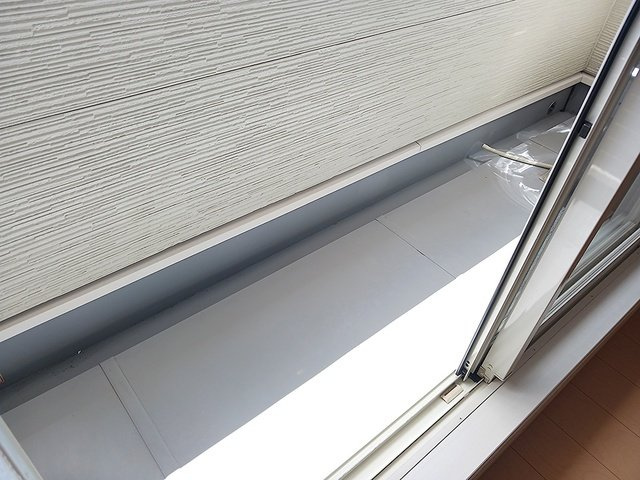 グランシャリオのバルコニー|外からの目が気にならないバルコニーで洗濯物が干せます