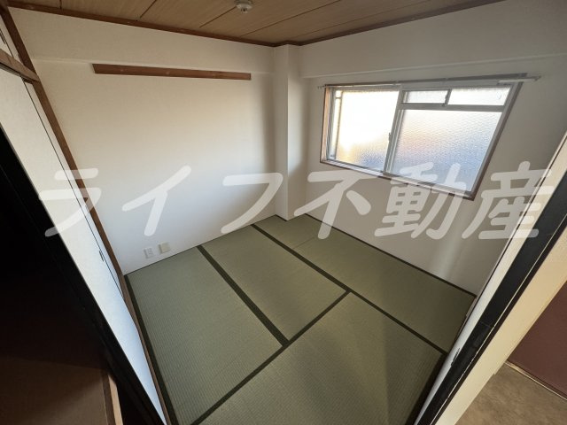 サーティ西尾の寝室|寝室です
