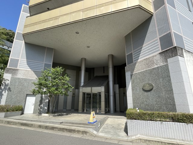 ローレルコート古江のその他|（エントランス）鉄骨鉄筋コンクリート造17階建、(株)熊谷組施工のマンションです。