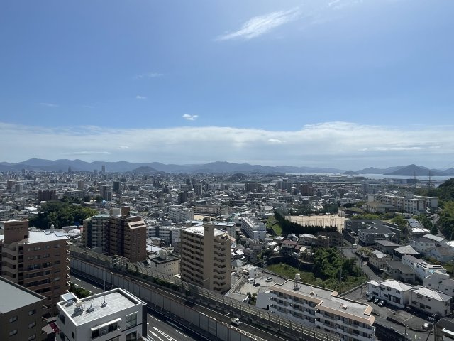 ローレルコート古江の展望|高台立地の上層階のためバルコニーからパノラマビューを楽しめます。