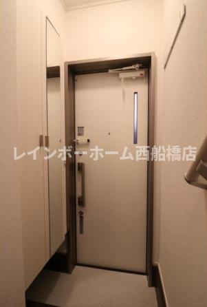 フォレストメゾン西船橋EASTの玄関