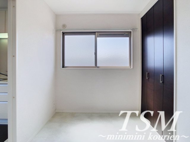 アフロディテ寝屋川の洋室
