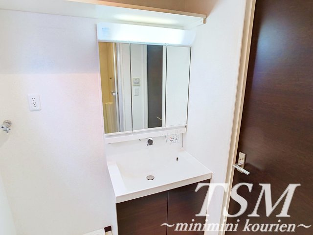 アフロディテ寝屋川の独立洗面台