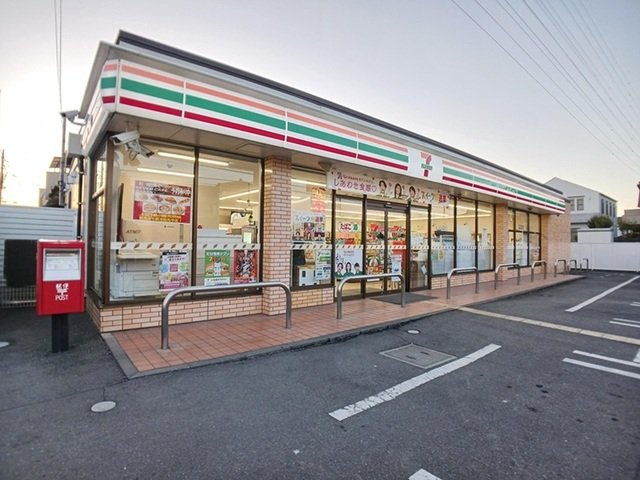 セブンイレブン東間２丁目店まで810m