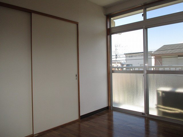 落ち着いた時間を過ごせるバルコニーです