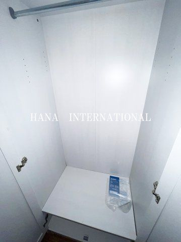 サンヴェール府中の収納|同タイプ反転写真