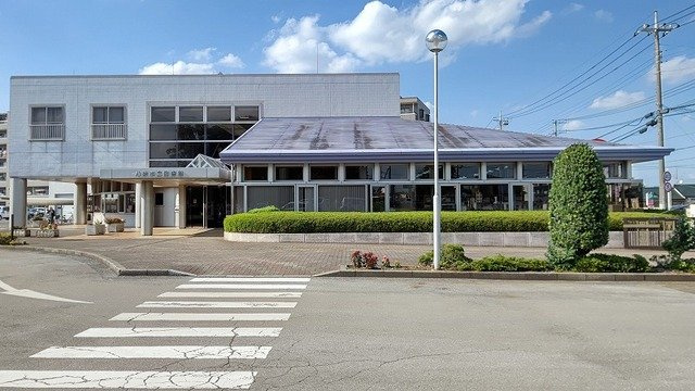 八街市立図書館まで2000m