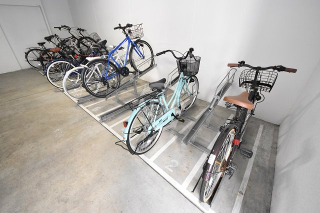 APRILE南森町の駐車場|APRILE南森町（旧名：アスール南森町）　駐輪場