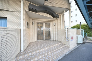 ゆとりのあるエントランスです