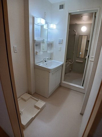 コンパクトで使いやすい洗面所
