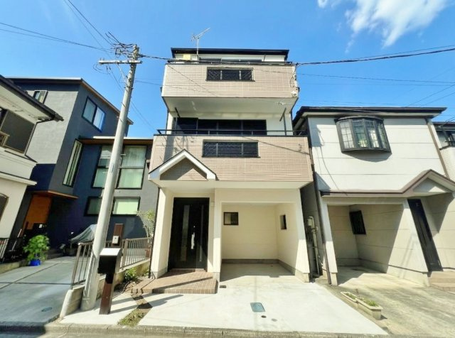 和光市下新倉4丁目の外観|【新規フルリノベーション戸建】
室内・外装共に大変綺麗に生まれ変わりました
快適に新生活をスタートいただけます♪
是非現地にて実際にご見学ください！