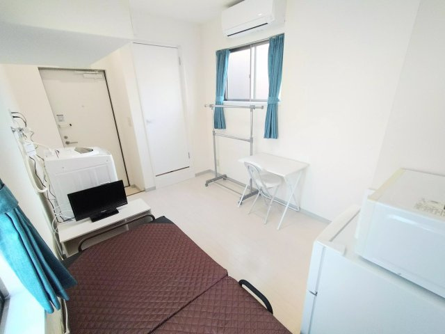 コンパクトで使いやすい洋室です