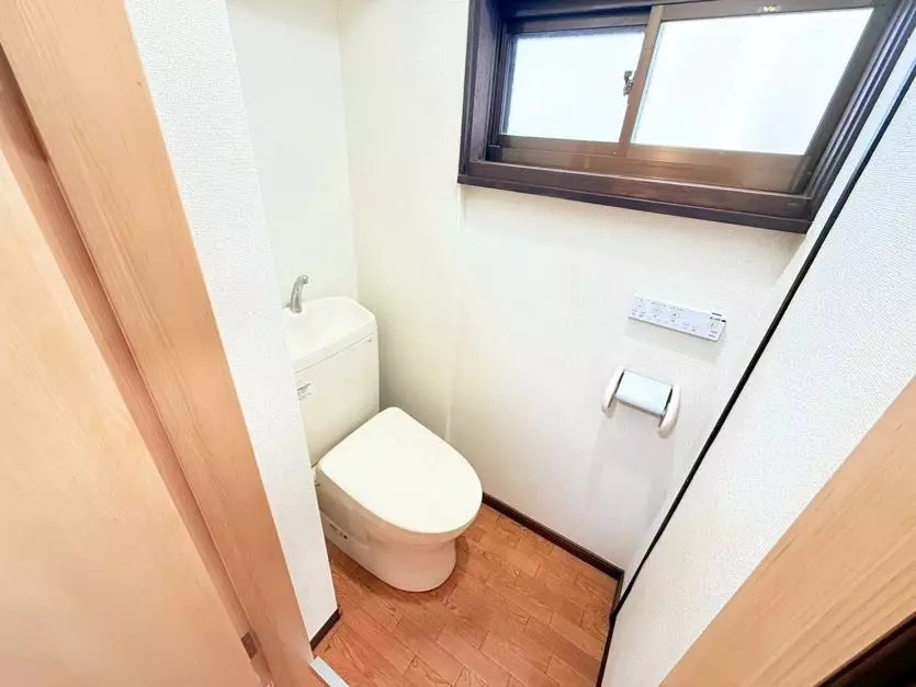 ゆったりとした空間のトイレです