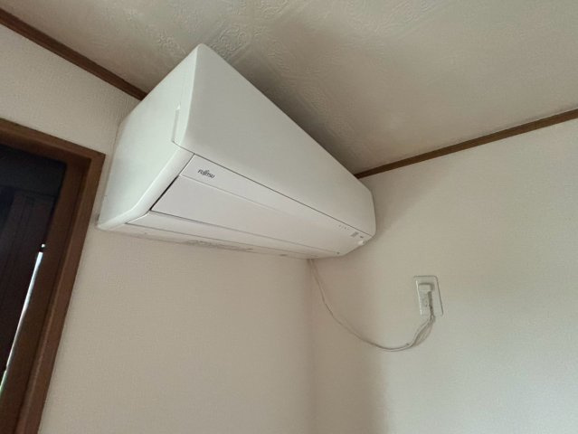 稲城市大丸の一戸建ての洋室