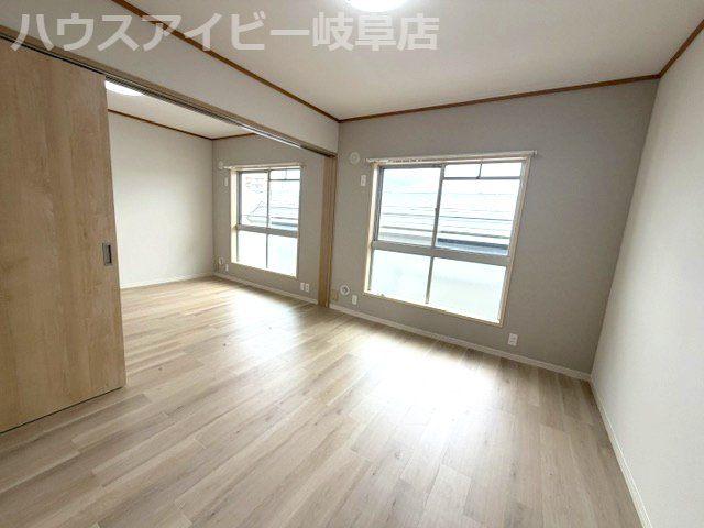 コーポ田神E棟！最上階5階部分！エレベーター付き！フルリフォーム済み！田神駅まで徒歩6分！の洋室|コーポ田神E棟！最上階5階部分！エレベーター付き！フルリフォーム済み！田神駅まで徒歩6分！