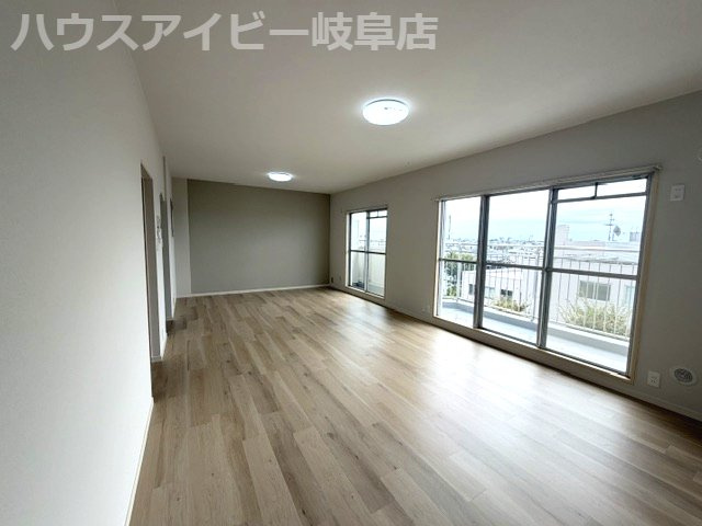 【居間・リビング】の画像