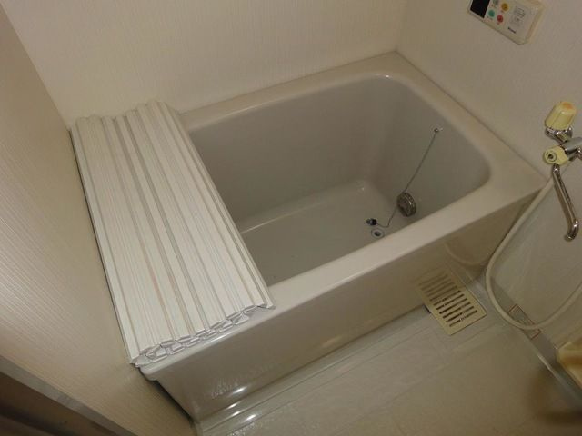 グランドヒルズ美里の浴室