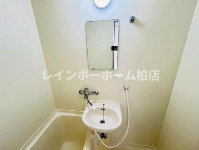 特典：仲介手数料が無料です!!の洗面所