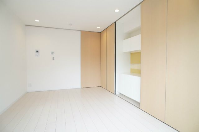 横須賀市追浜町３丁目の賃貸マンションの居間・リビング