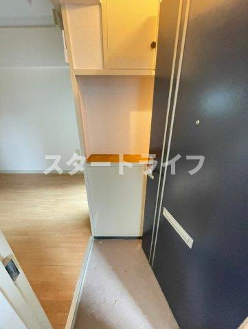 大阪市淀川区東三国５丁目の賃貸マンションの玄関