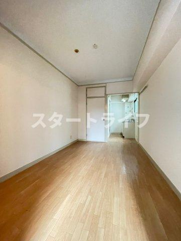 大阪市淀川区東三国５丁目の賃貸マンションの居間・リビング
