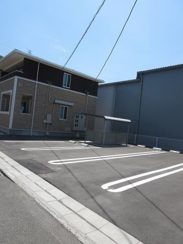 オイコス　オニロ　Ｄの駐車場|カースペースがあります